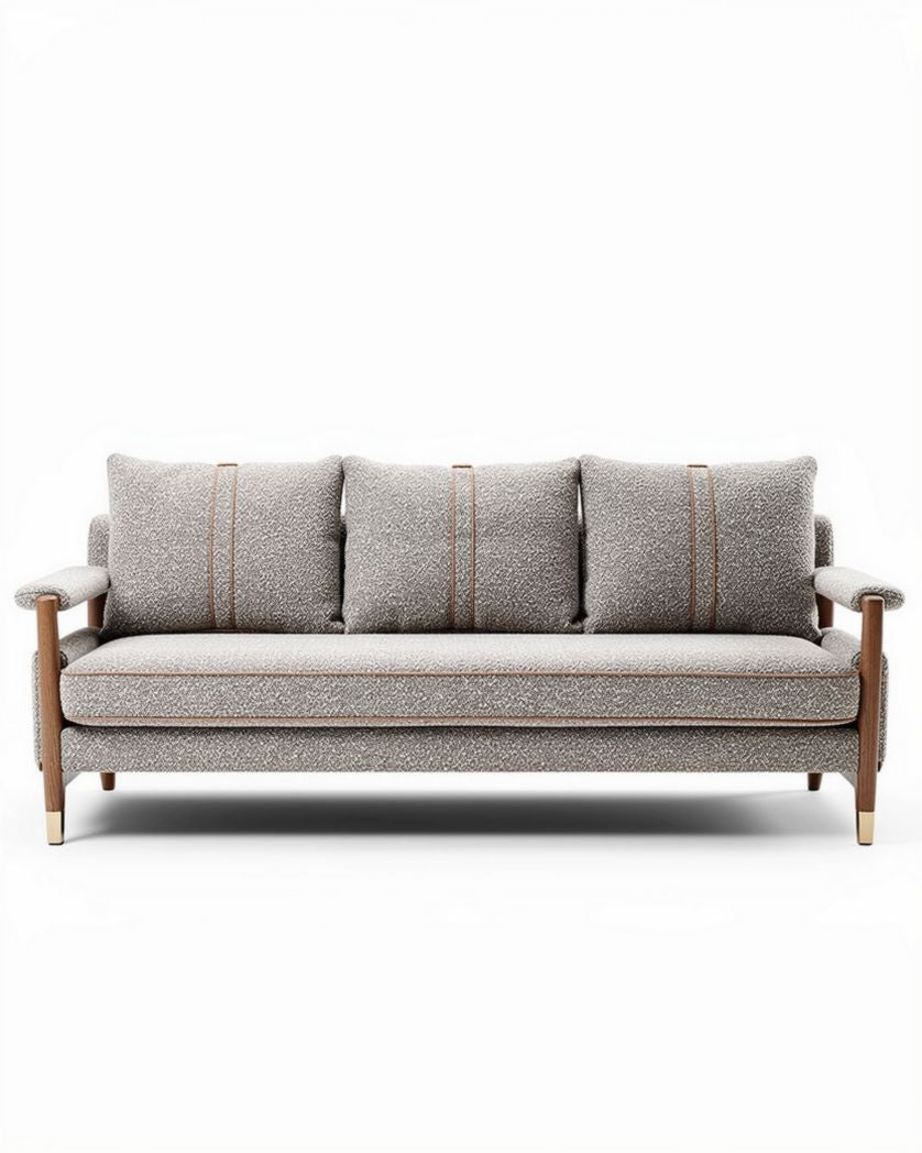 Canape trois places en tissu beige avec structure en bois et coussins moelleux